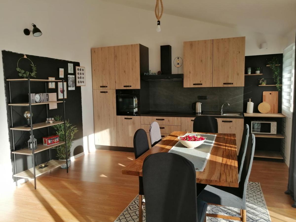Apartment Near The Sea-Self Check-In Podstrana Buitenkant foto